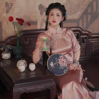 Rožinė Modernus Elegantiškas Cheongsam Mergina Vintage Stiliaus Kinijos Moterų Suknelė Vasarą Ilgai Qipao Gėlių Retro Šilko Stovėti Apykaklės Suknelės